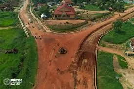 Aerial view of a roundabout entering Buta commune, capital of Bas-Uélé Province — Democratic Republic of Congo