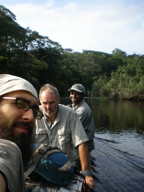 Pirogue expedition on the Lokoro river